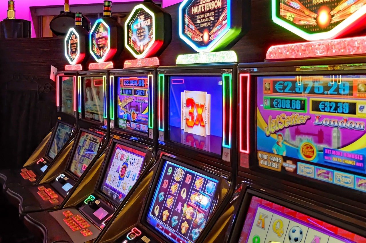 Bangladesh users exploring bet999 with clear esports red interface